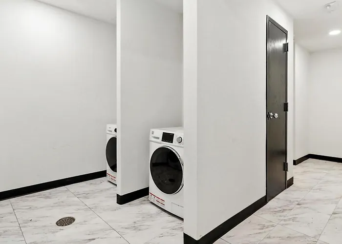 Luxury Penthouse With Panoramic Skyline Views Aparthotel 4*